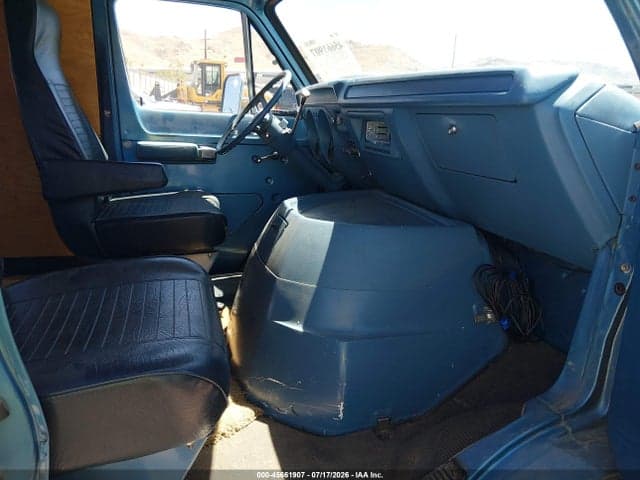 1977 DODGE TRADESMAN 300 5