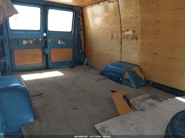 1977 DODGE TRADESMAN 300 8