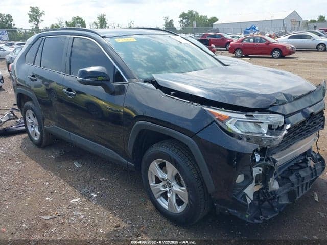 2019 TOYOTA RAV4 XLE 1