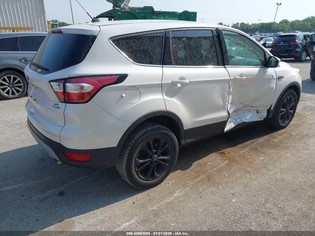 2017 FORD ESCAPE SE 4