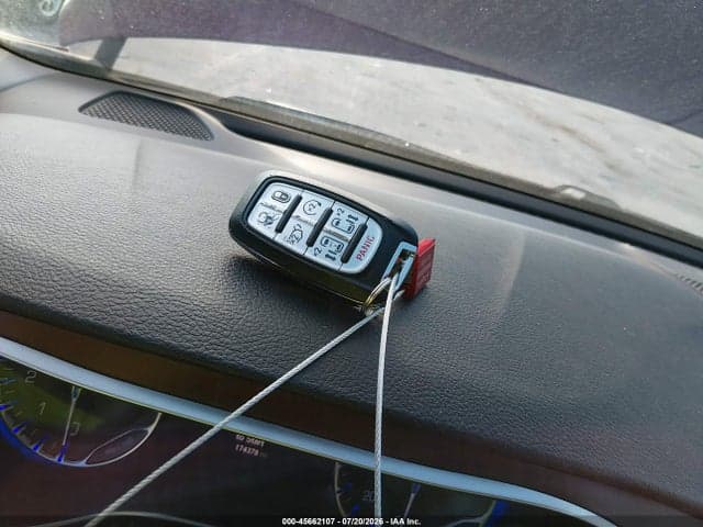 2017 CHRYSLER PACIFICA LIMITED 11