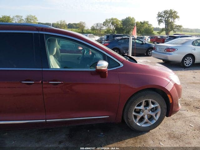 2017 CHRYSLER PACIFICA LIMITED 19