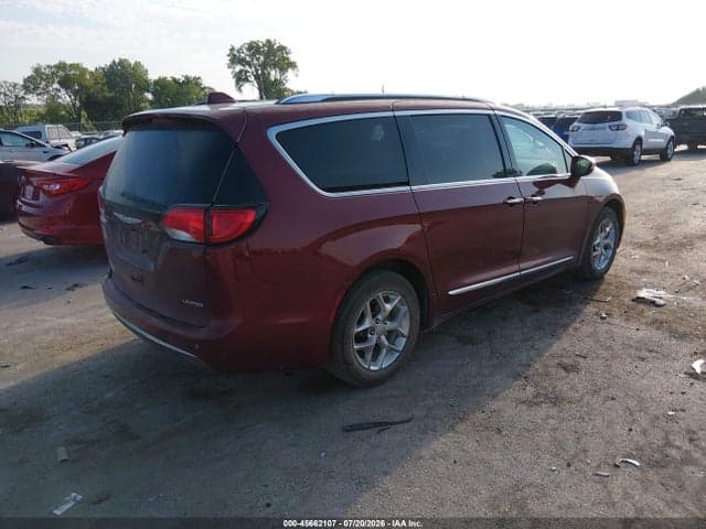 2017 CHRYSLER PACIFICA LIMITED 4