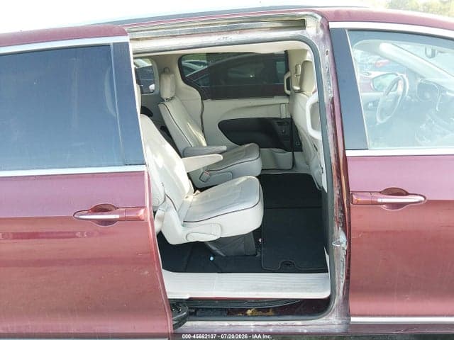 2017 CHRYSLER PACIFICA LIMITED 8