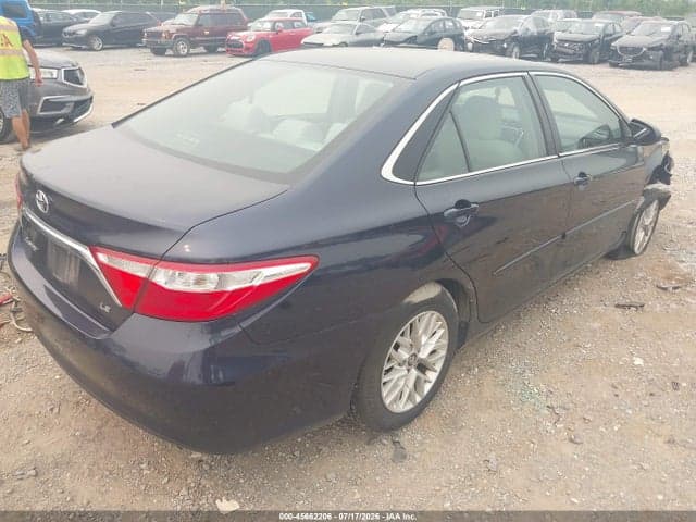2017 TOYOTA CAMRY LE 4