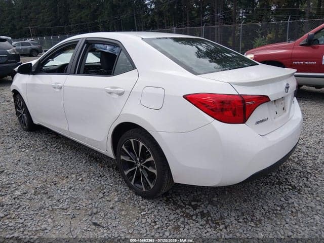 2017 TOYOTA COROLLA SE 3