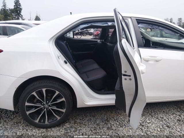 2017 TOYOTA COROLLA SE 8