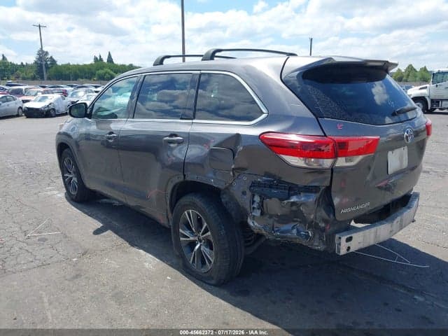 2017 TOYOTA HIGHLANDER LE 3
