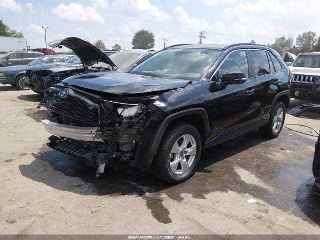 2021 TOYOTA RAV4 XLE 2