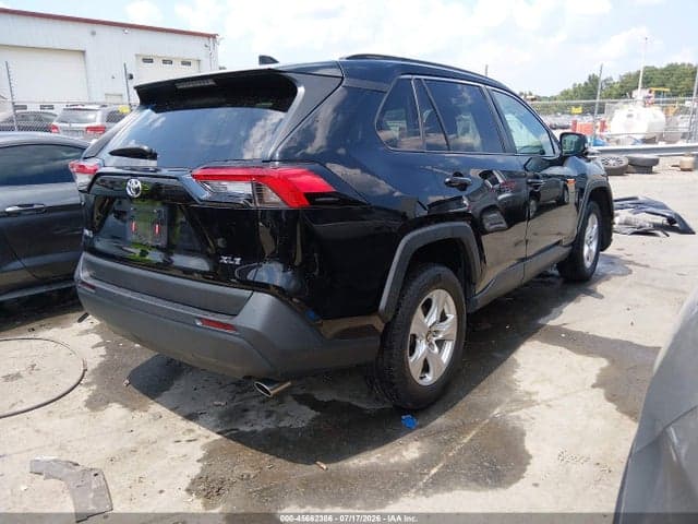 2021 TOYOTA RAV4 XLE 4