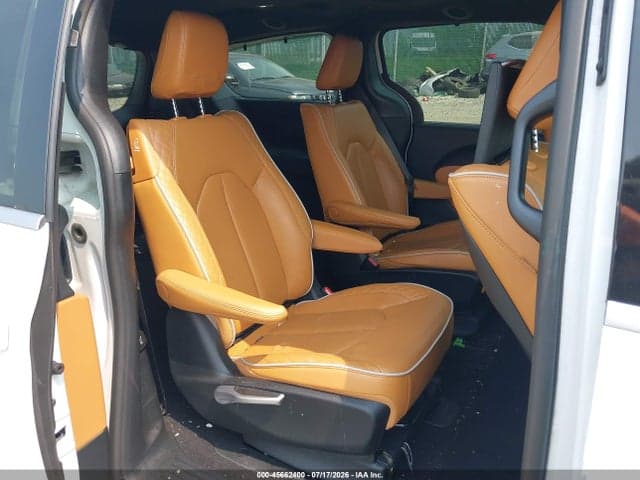 2023 CHRYSLER PACIFICA HYBRID PINNACLE 8