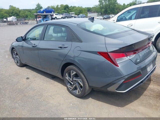 2025 HYUNDAI ELANTRA SEL SPORT 3