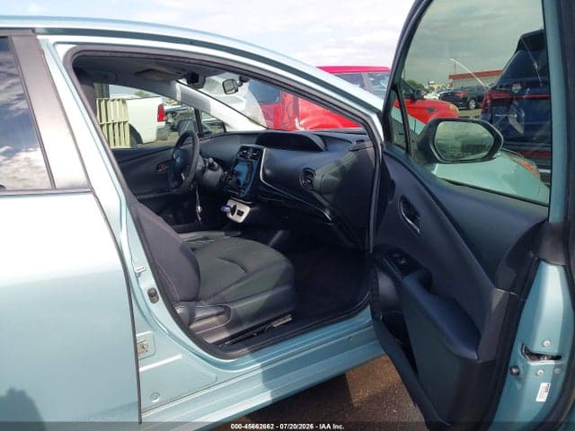 2016 TOYOTA PRIUS TWO 5