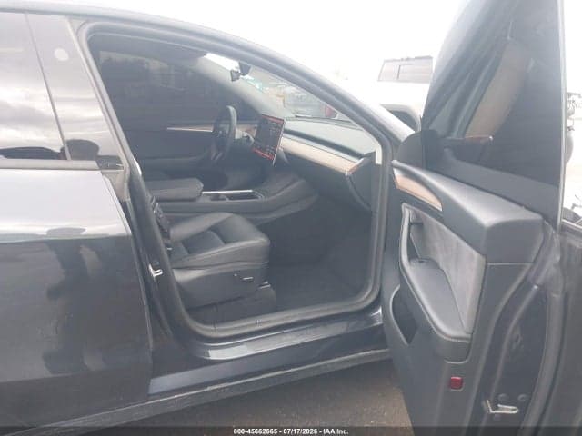 2024 TESLA MODEL Y PERFORMANCE DUAL MOTOR ALL-WHEEL DRIVE 5