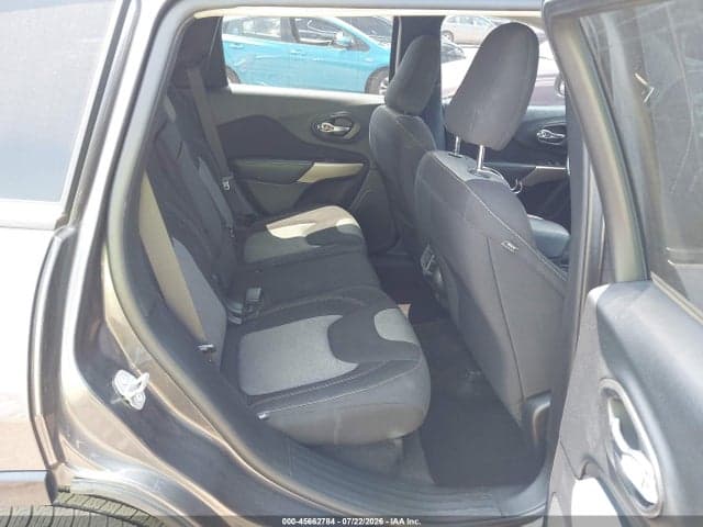 2018 JEEP CHEROKEE LATITUDE TECH CONNECT 4X4 8