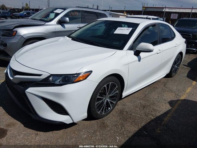 2019 TOYOTA CAMRY SE 2