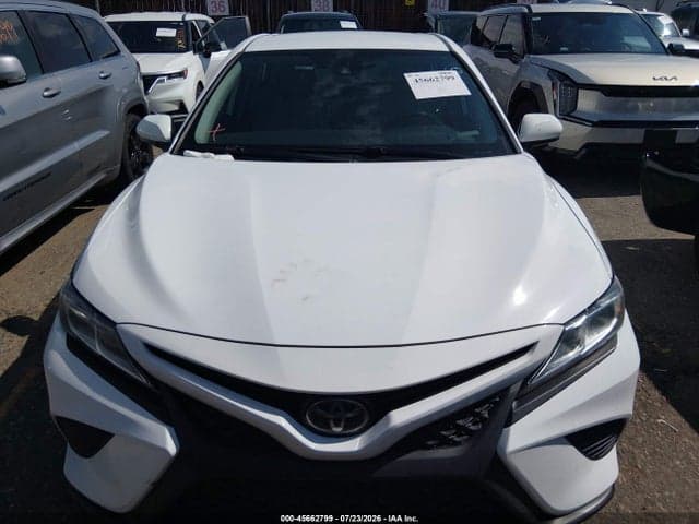 2019 TOYOTA CAMRY SE 12