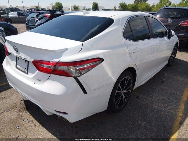 2019 TOYOTA CAMRY SE 4