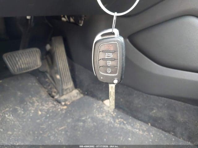 2020 HYUNDAI TUCSON SE 11