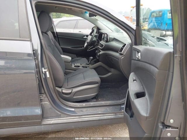2020 HYUNDAI TUCSON SE 5