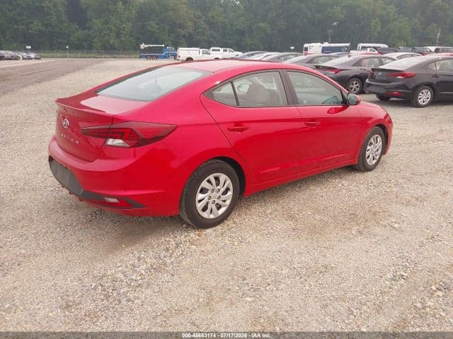 2020 HYUNDAI ELANTRA SE 4