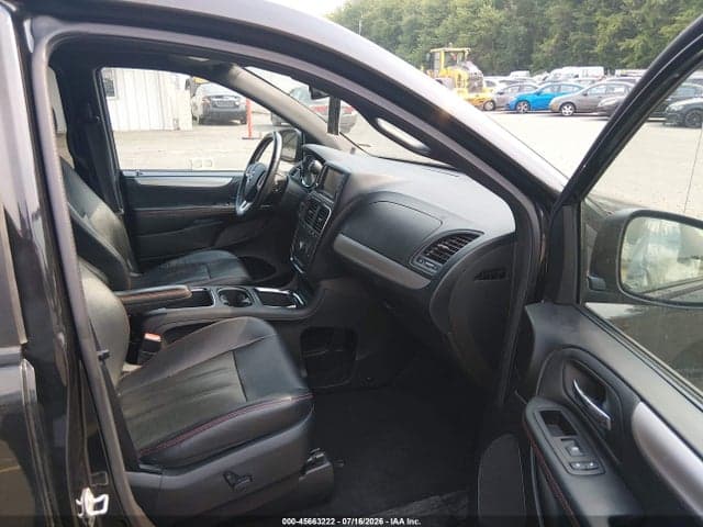 2017 DODGE GRAND CARAVAN GT 5