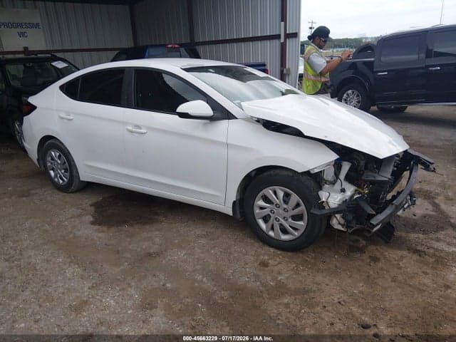 2019 HYUNDAI ELANTRA SE 1