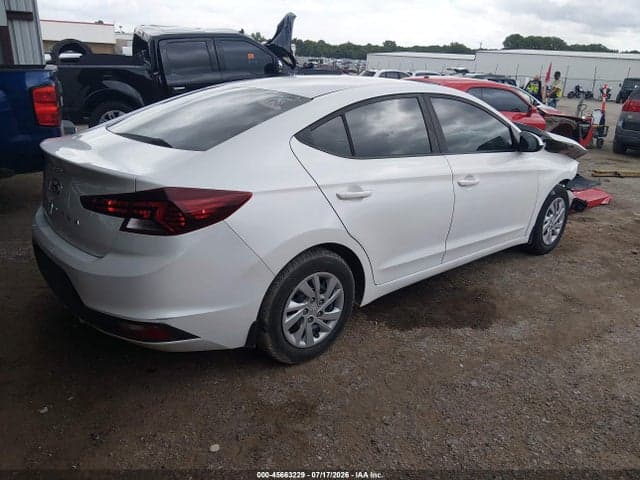 2019 HYUNDAI ELANTRA SE 4