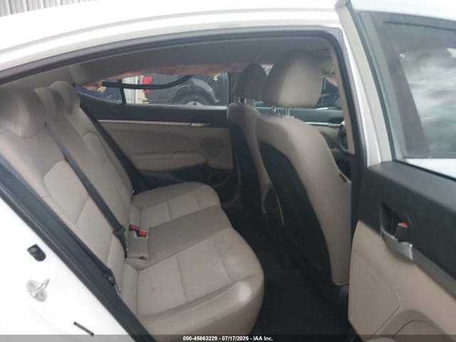 2019 HYUNDAI ELANTRA SE 8