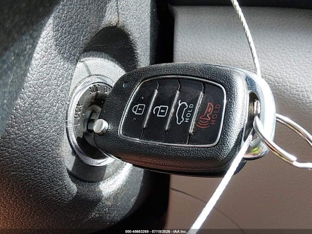 2017 HYUNDAI TUCSON SE 11