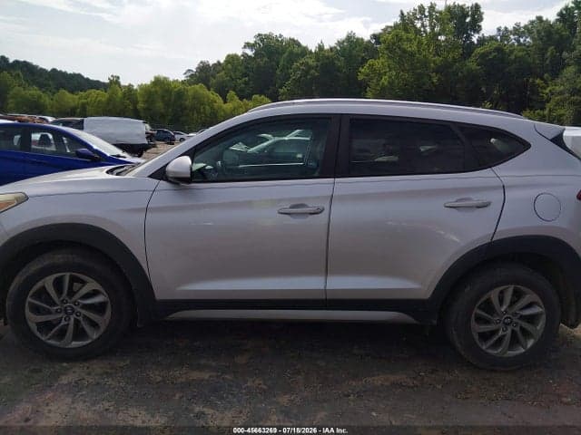 2017 HYUNDAI TUCSON SE 14