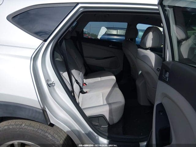 2017 HYUNDAI TUCSON SE 8