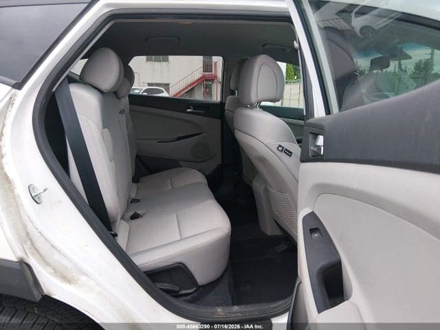 2018 HYUNDAI TUCSON SE 8