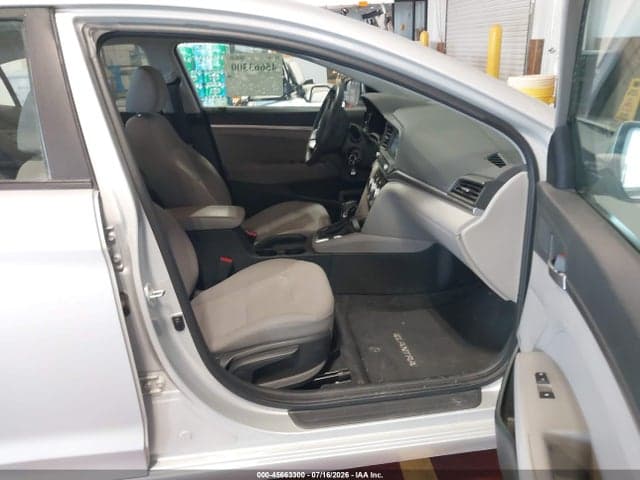 2019 HYUNDAI ELANTRA SE 5