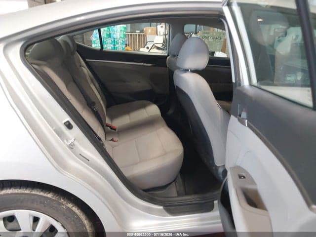 2019 HYUNDAI ELANTRA SE 8