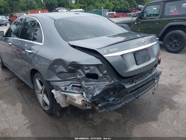 2017 MERCEDES-BENZ E 300 4MATIC 18