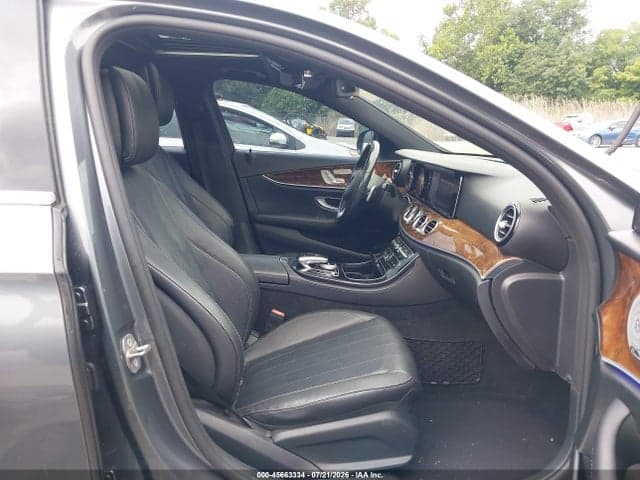 2017 MERCEDES-BENZ E 300 4MATIC 5