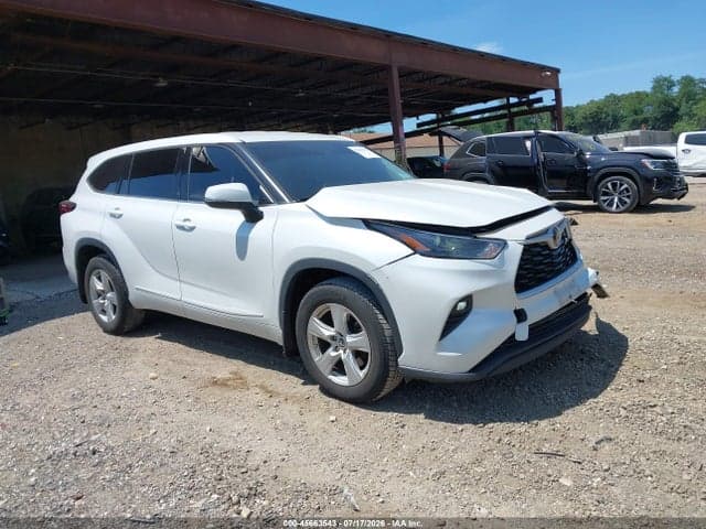 2022 TOYOTA HIGHLANDER LE 1