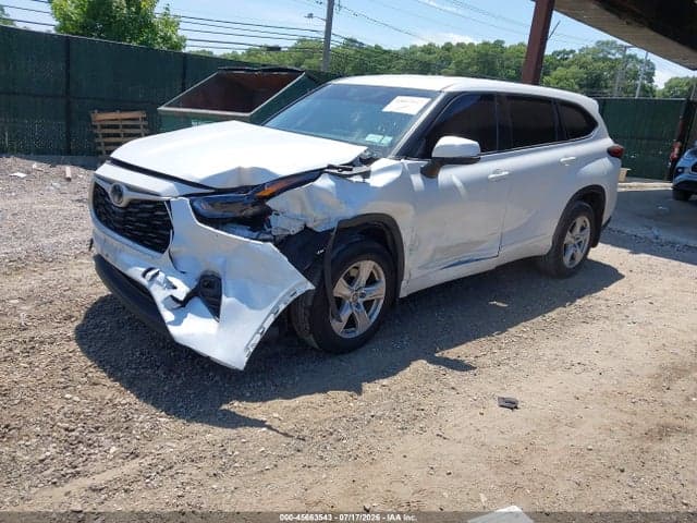 2022 TOYOTA HIGHLANDER LE 2