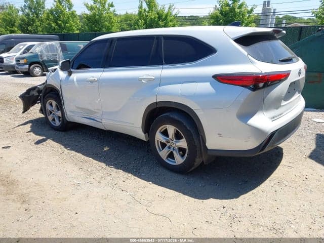 2022 TOYOTA HIGHLANDER LE 3
