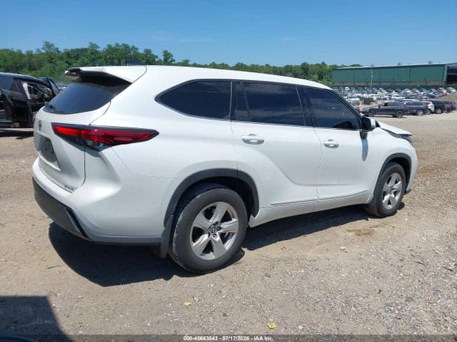 2022 TOYOTA HIGHLANDER LE 4