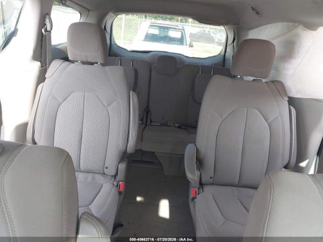 2017 CHRYSLER PACIFICA TOURING 18