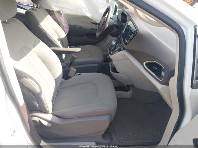 2017 CHRYSLER PACIFICA TOURING 5