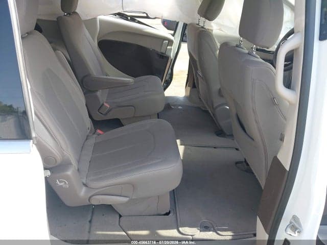 2017 CHRYSLER PACIFICA TOURING 8