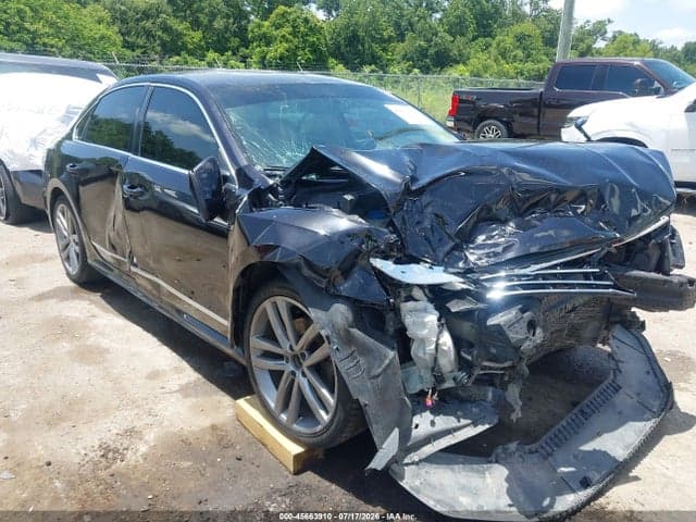 2017 VOLKSWAGEN PASSAT 1.8T R-LINE