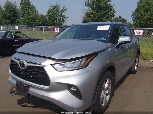 2020 TOYOTA HIGHLANDER LE 2