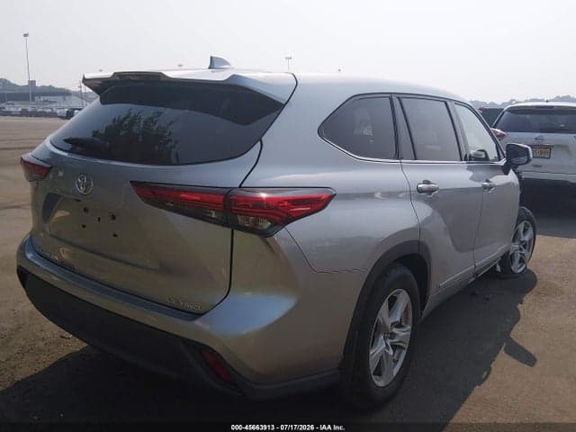 2020 TOYOTA HIGHLANDER LE 4