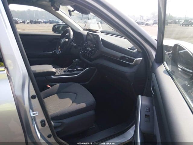 2020 TOYOTA HIGHLANDER LE 5