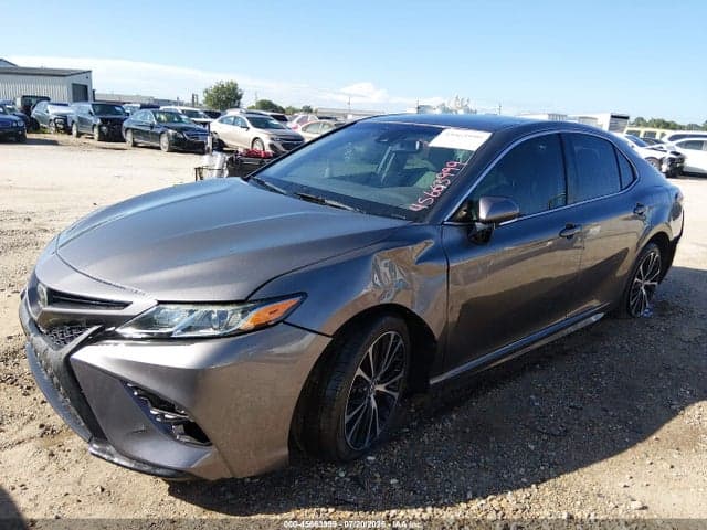 2019 TOYOTA CAMRY SE 2
