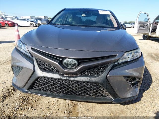 2019 TOYOTA CAMRY SE 11